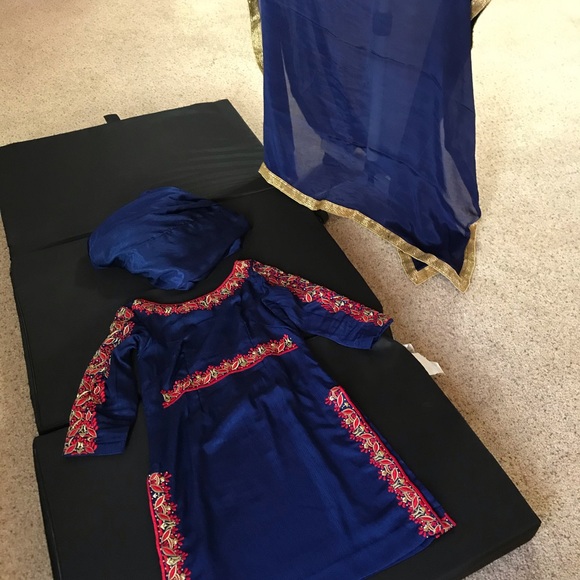 Punjabi suit - Picture 4 of 4